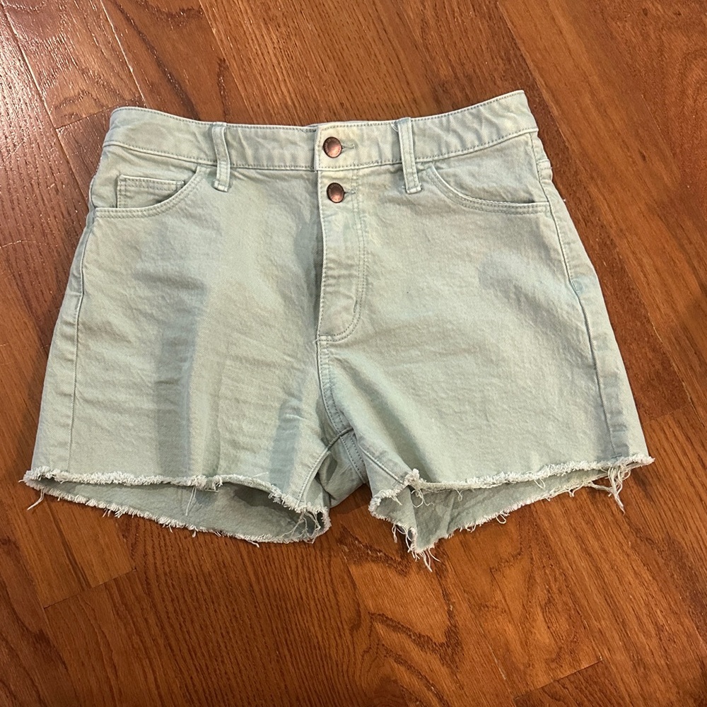 Universal Thread Women's Light Green Denim Shorts, size 4, vintage midi